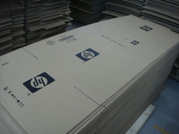Khí nén khóa thùng Carton tự động bôi trơn in cắt kiểu đứng với máy bơm bánh răng