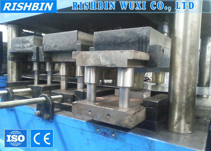 Thép mạ kẽm C Kênh lạnh Roll Forming Machine với Inline Pre Holes Đột